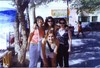 En la plaza con las chicas